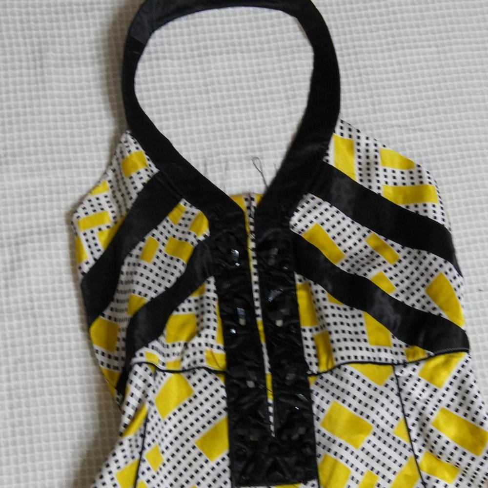BEAUTIFUL GLOBUS DRESS FOR SUMMER - Picture 4 of 10